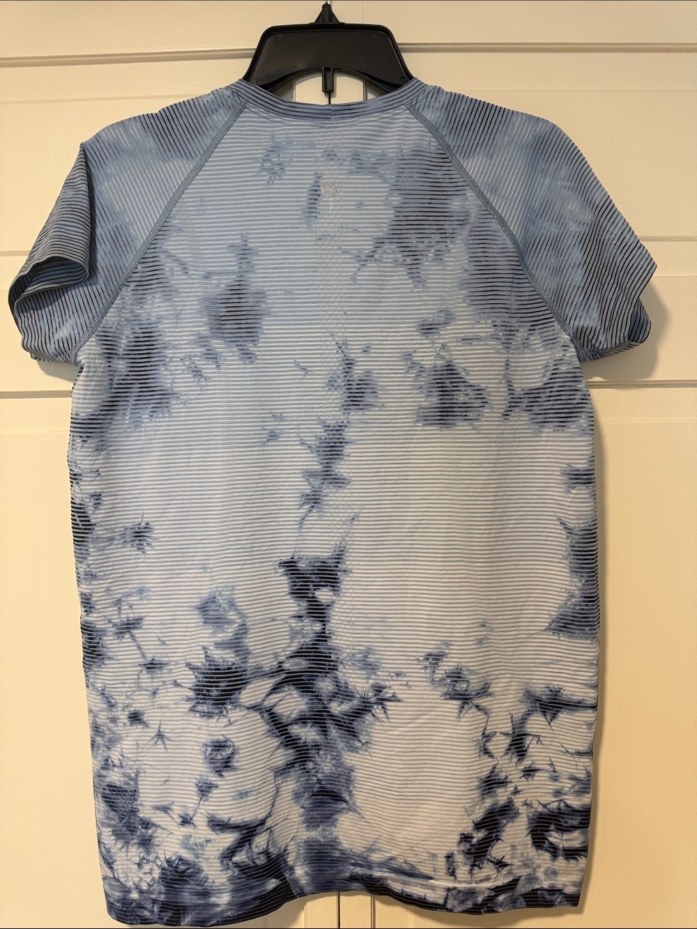 Lululemon Women’s Short Sleeve Tie-Dye Active Tee - Light Blue - Picture 9 of 15